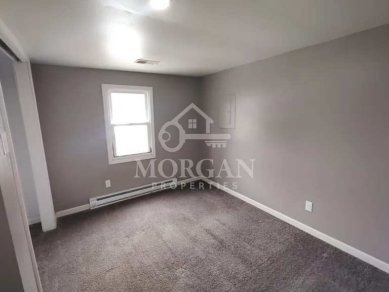 421 E South D St — Photo 5
