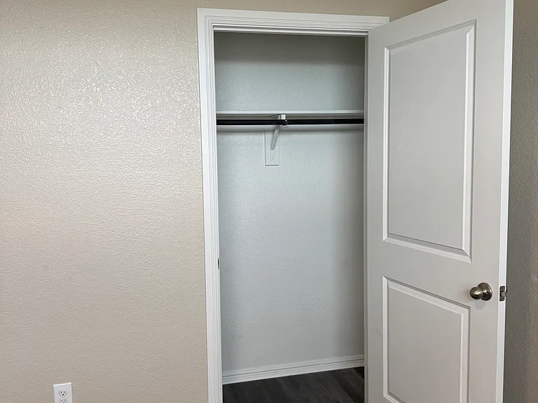 9236 Castorian Dr — Photo 24