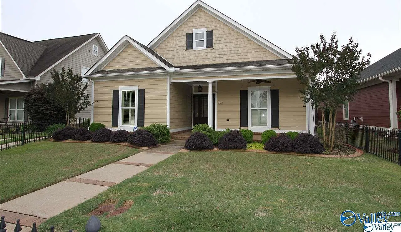 3 bed, 2.0 bath, 1900 sqft, $2,500 — Photo 1