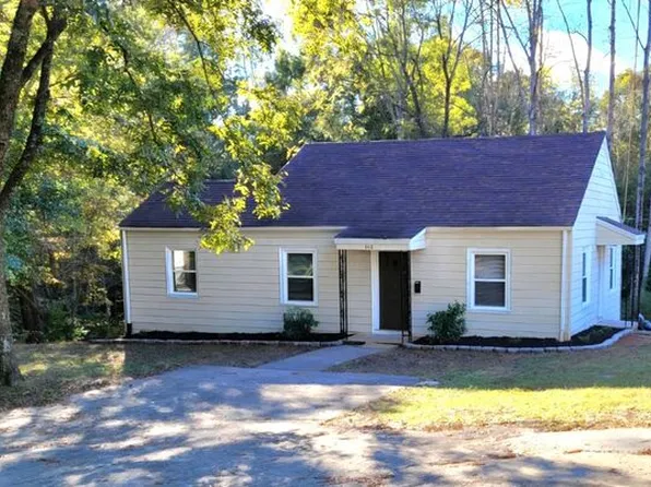 440 27th Street Pl SW, Hickory, NC 28602