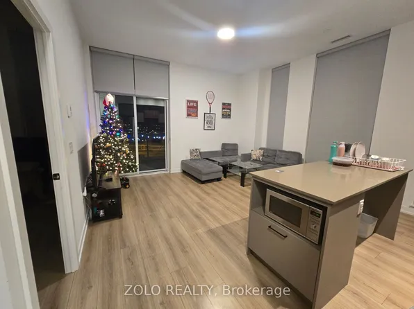 10 Lagerfeld Dr #604, Brampton, ON L7A 5L3