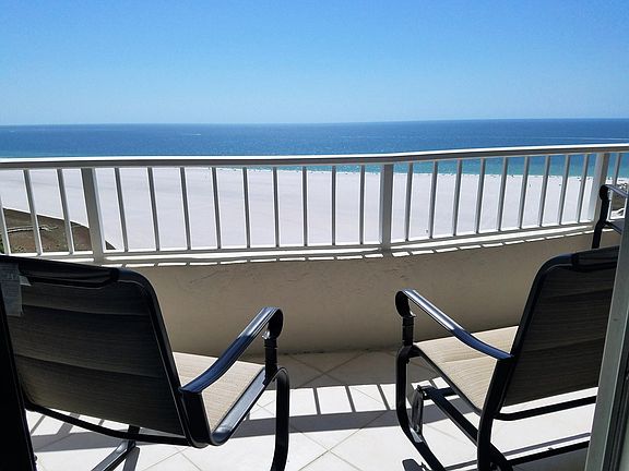 3rd image of 320 Seaview Ct APT 2004