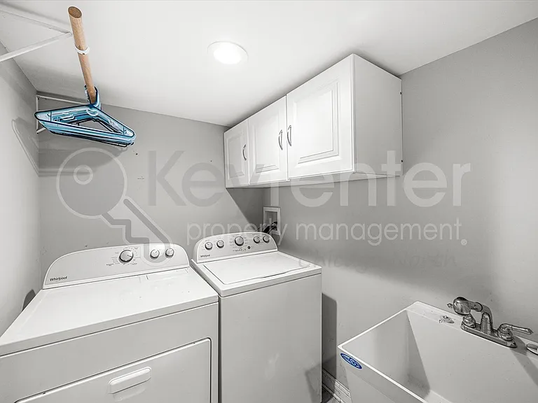 4230 N Oriole Ave — Photo 9