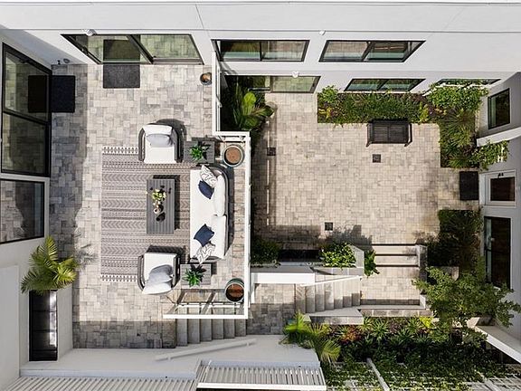 3rd image of 727 Berkeley Ave