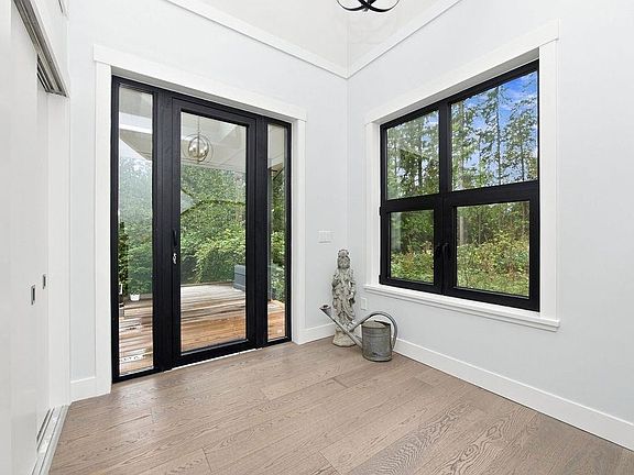 4th image of 1535 Margaret Rd