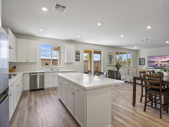 2nd image of 2521 Latour Ct