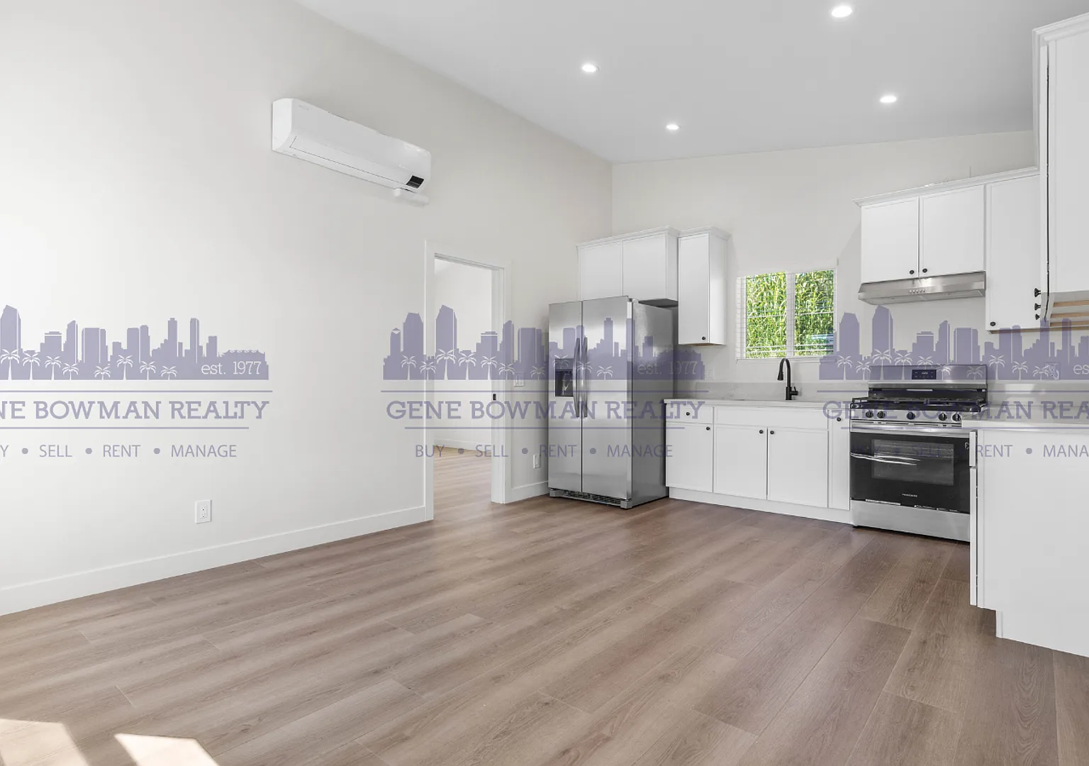 24092413 Fleetwood St — Photo 2