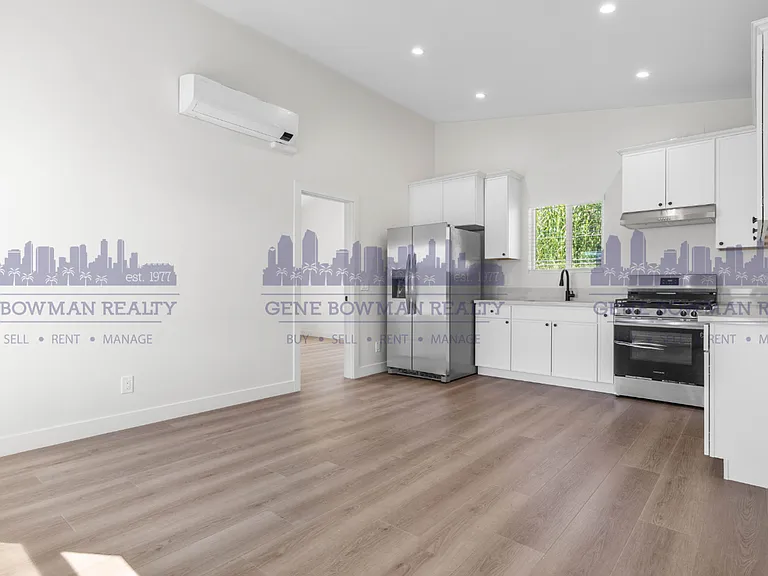 2409 Fleetwood St — Photo 2