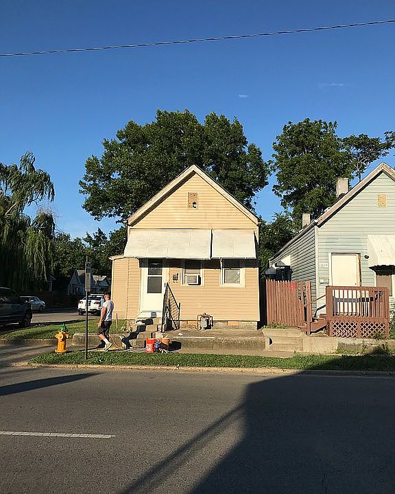 2nd image of 1021 N Garvin St
