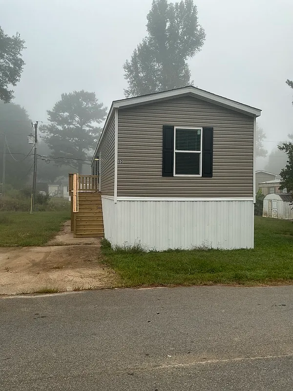 Poole's Manor MHC — Photo 1