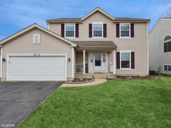 2930 Geneva Ln, Lake In The Hills, IL 60156
