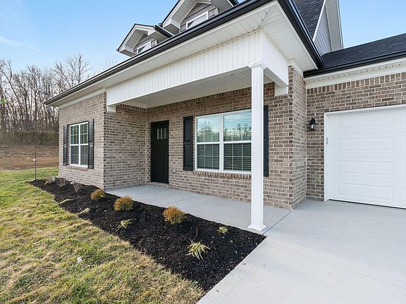 4th image of 704 Silas Ct