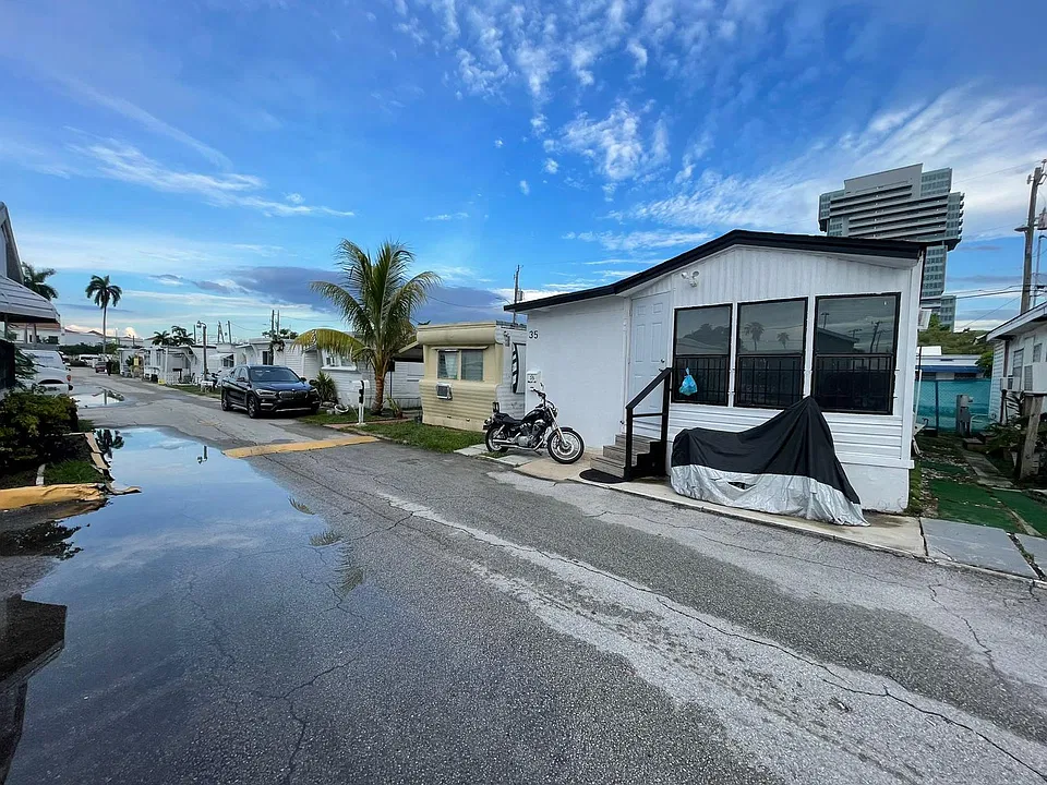 35 Palm Ave #102