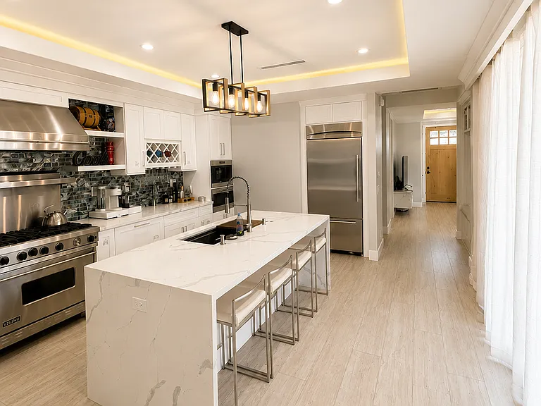10068 Russell Ave — Photo 18