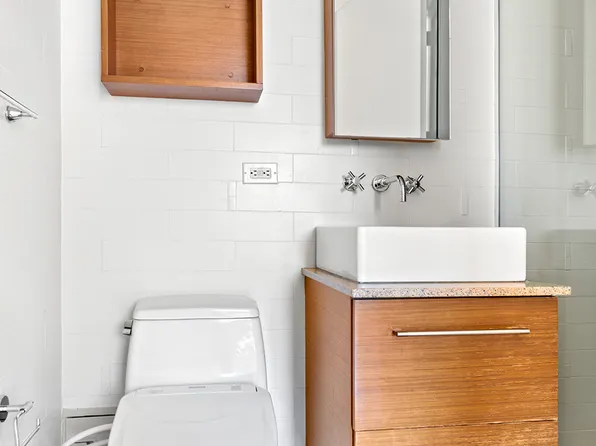 500 4th Avenue image 12 of 17