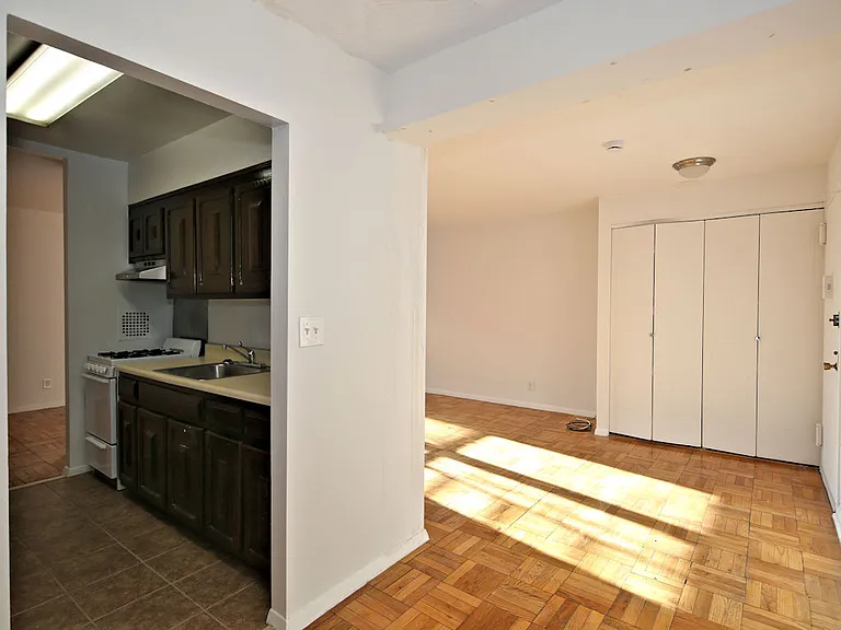 Apartment for Rent — Photo 6