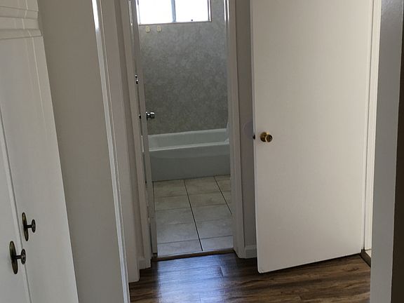 Hall/ Bathroom