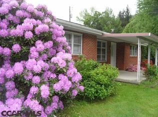 6732 Renovo Rd, Mill Hall, PA 17751