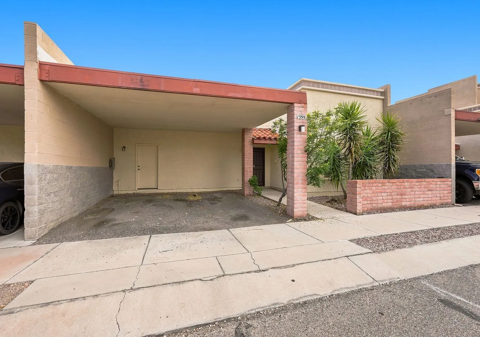 Spacious 3BR/2BA West Tucson Home | Open-Concept Living & Carpet-Free Interior — Photo 3