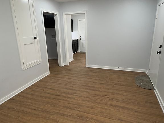 3rd image of 706 W 72nd St