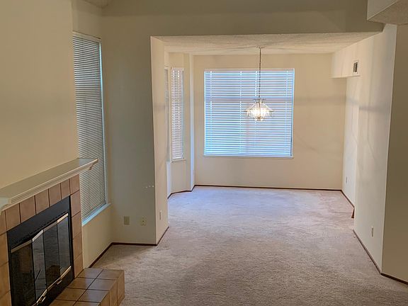 3rd image of 470 Mountain Laurel Ct