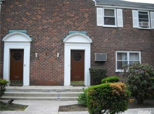 23426 131st Ave, Rosedale, NY 11422