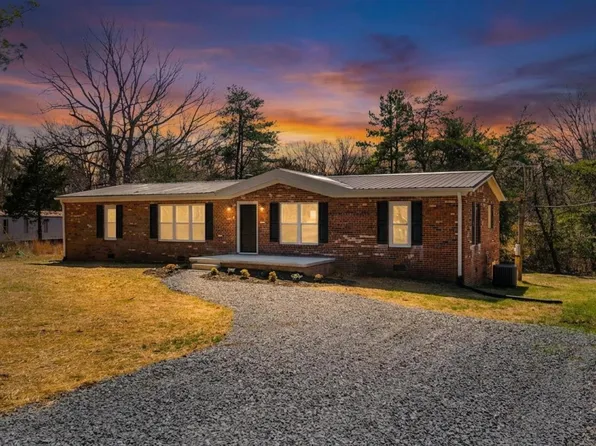 111 Bandy Rd, Gladys, VA 24554