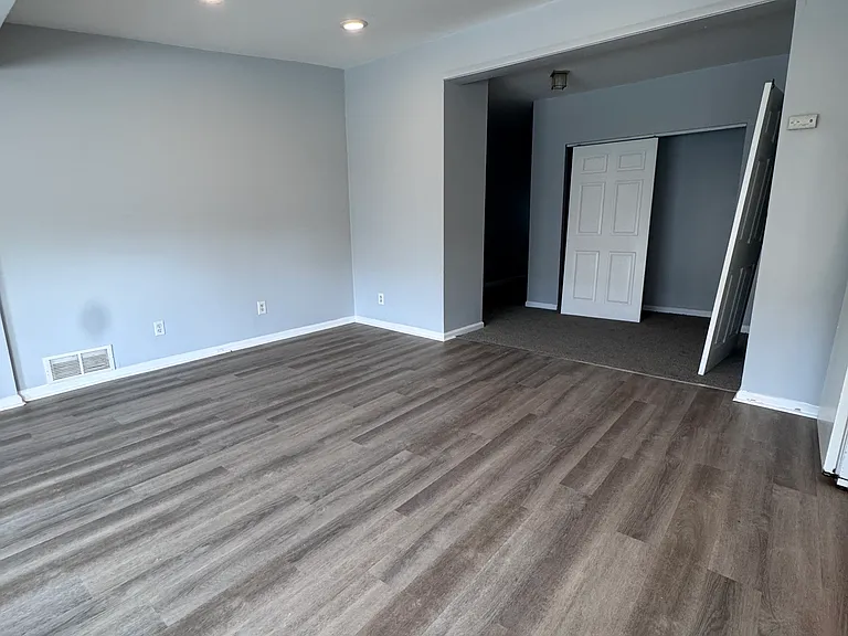 114 Harvey Ave — Photo 3