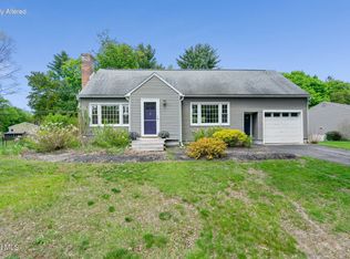 14 Wheeler Dr, Ballston Lake, NY 12019