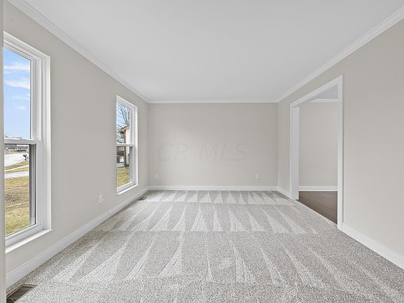 4th image of 243 Highbury Cres