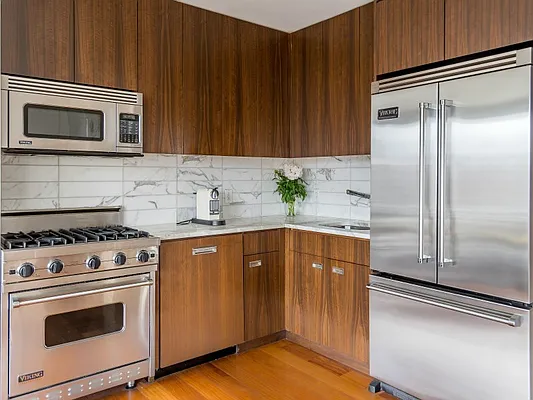 Sold by Sotheby's International Realty | media 6