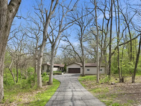 2028 Hillside COURT, Delafield, WI 53018