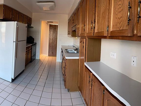 4th image of 4601 W Touhy Ave APT 710