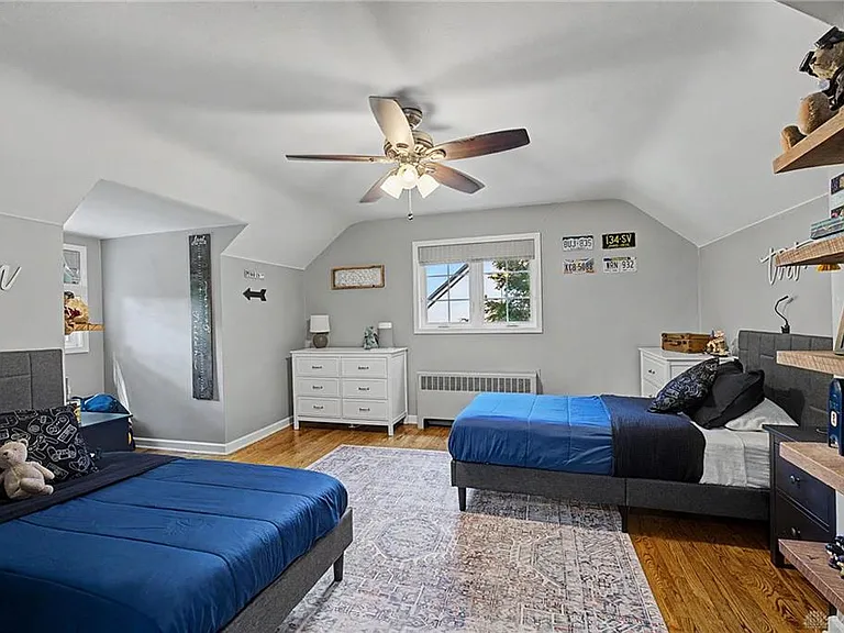 333 Thruston Blvd E — Photo 29