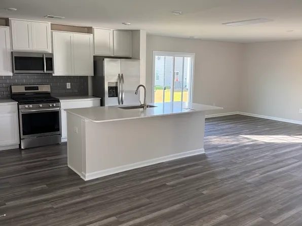 73 Parkwood Ct, Camden, SC 29020