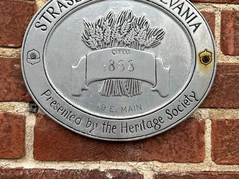 19 E Main St — Photo 14