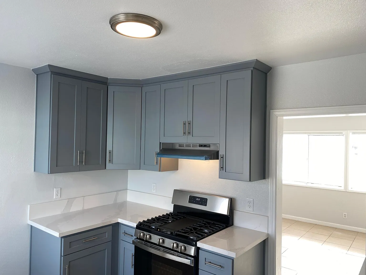 2 bed, 700 sqft, $2,695 — Photo 2