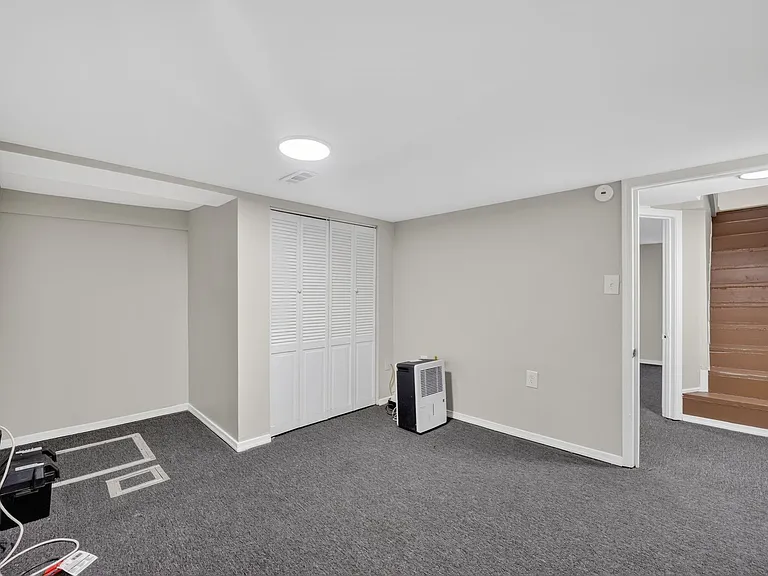 1004 Girard St NW — Photo 23