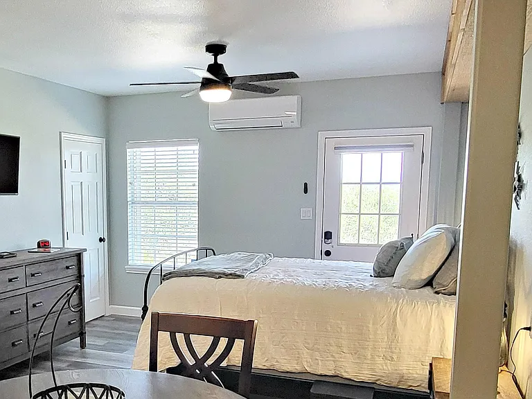 1526 Lakeside Dr W — Photo 25
