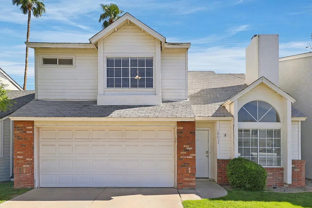 3 bed, 2.5 bath, 1265 sqft, $2,070 — Photo 1