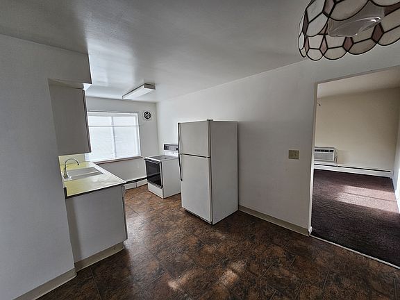4th image of 2436 Westwood Northern Blvd APT 4