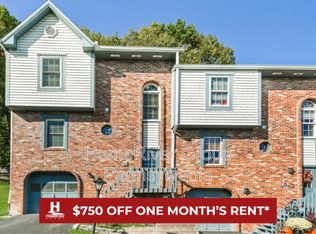 2301 Timberglen Dr, Imperial, PA