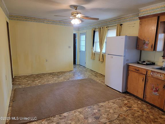 4th image of 817 Roosevelt St