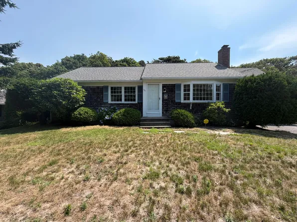 96 Pawkannawkut Drive, South Yarmouth, MA 02664