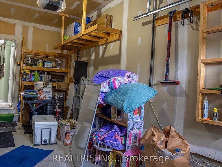 7 Mantle Ave — Photo 12