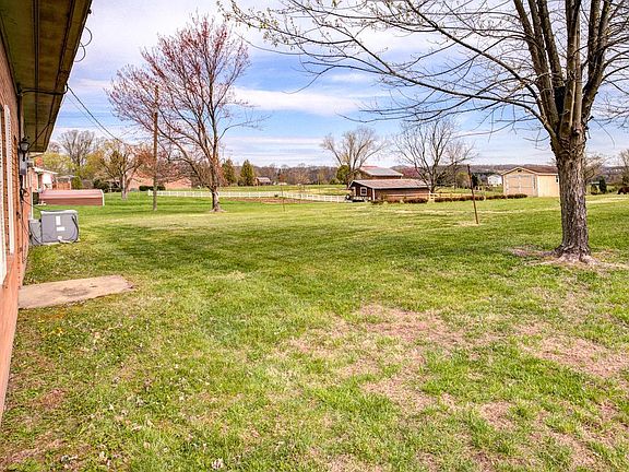 4th image of 164 Gray Ln