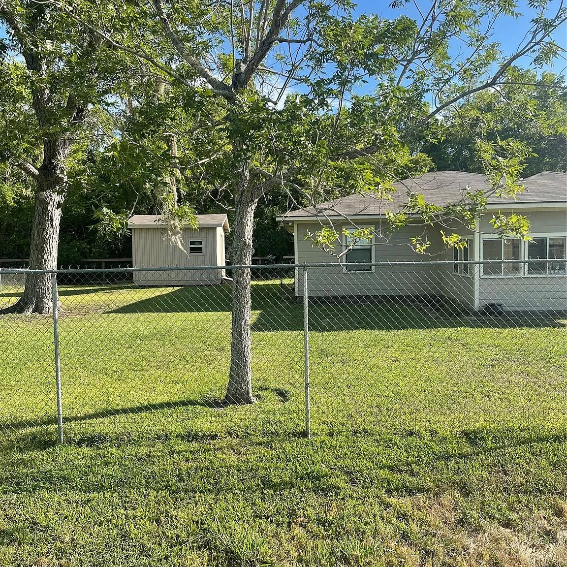 2 bed, 2.0 bath, 1395 sqft, $1,650 — Photo 2