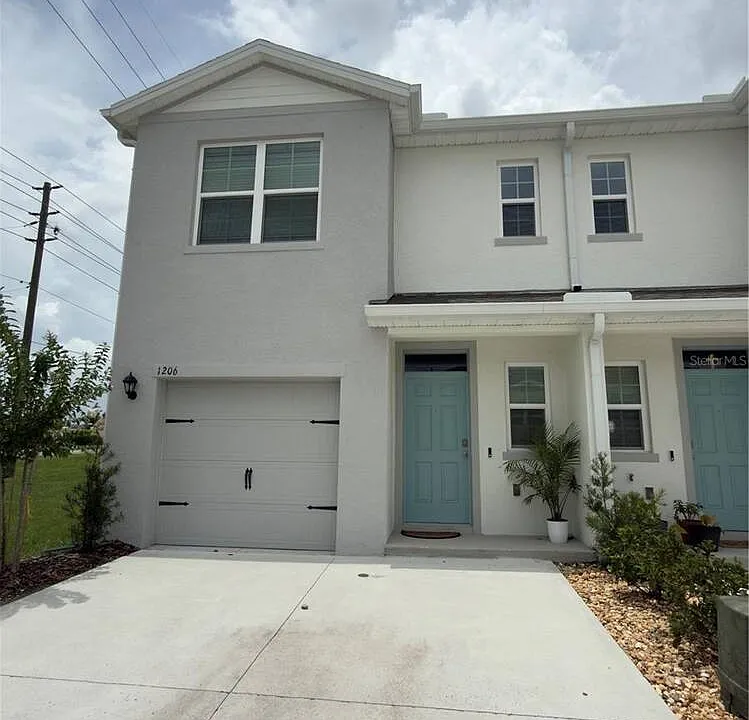1206 Balsam Dr
