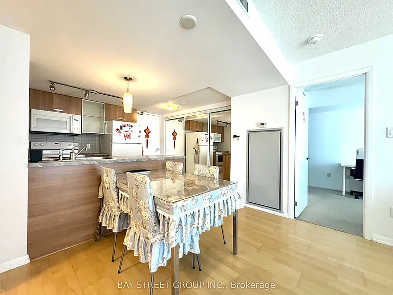 38 Grenville St #1309 — Photo 3