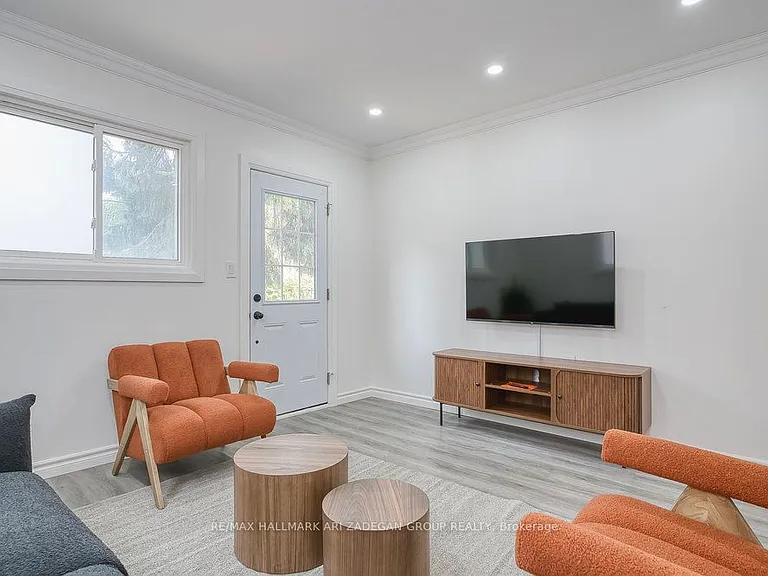 151 Broadview Ave — Photo 7